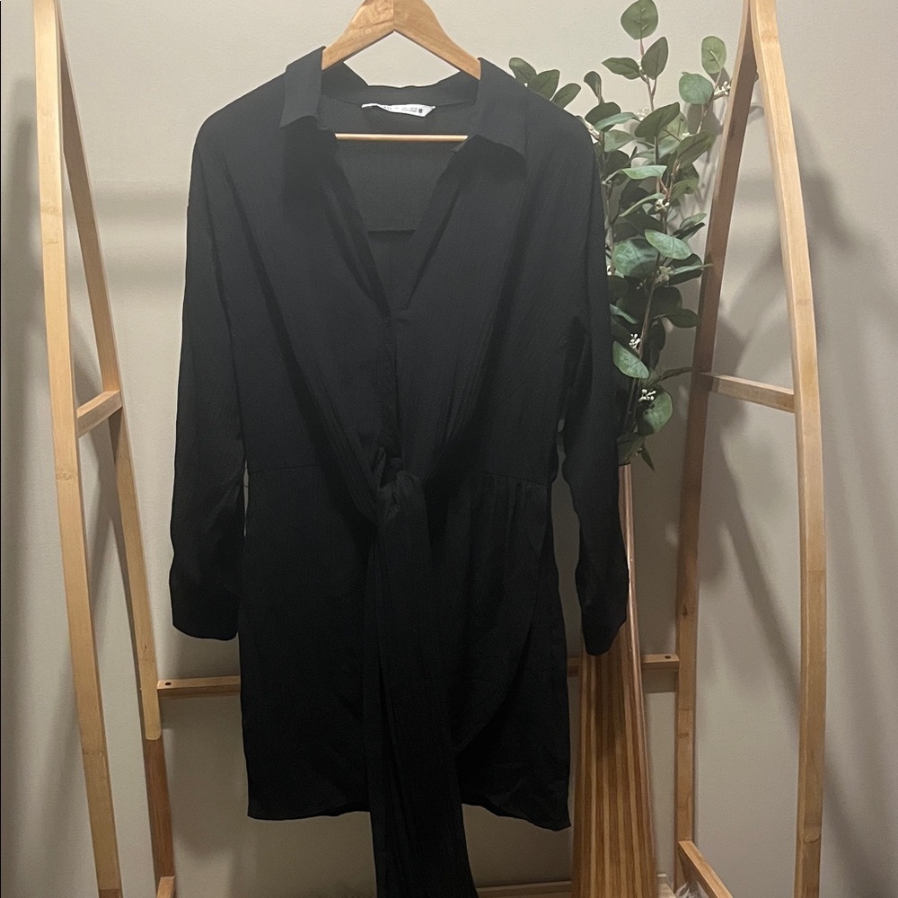 Zara Black Long Sleeve Dress with Tie Front a188